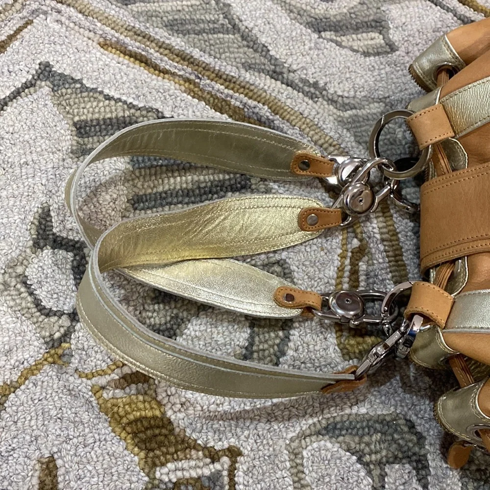💕 Gustto tan gold Italian leather large satchel bag gorgeous 💕 - Picture 5 of 16